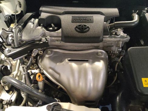 Used 2017 Toyota Camry LE image 30