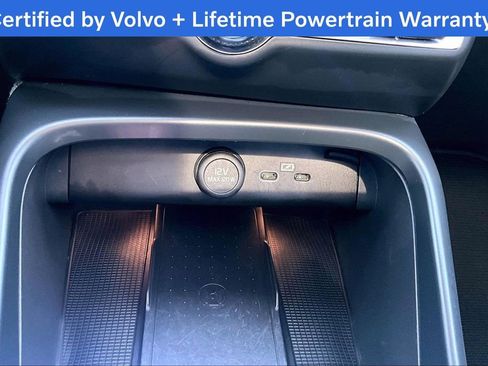 Certified 2025 Volvo XC40 B5 Plus image 32
