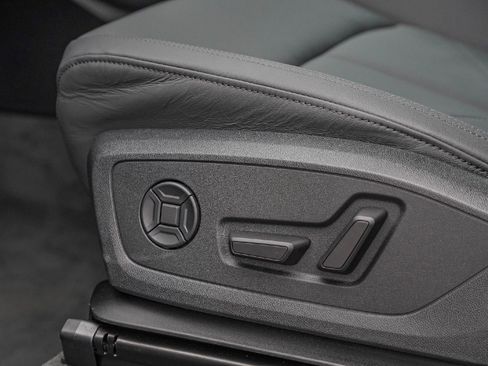 New 2025 Audi Q3 2.0T Premium image 18