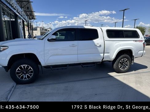Used 2021 Toyota Tacoma TRD Sport AWD/4WD image 2