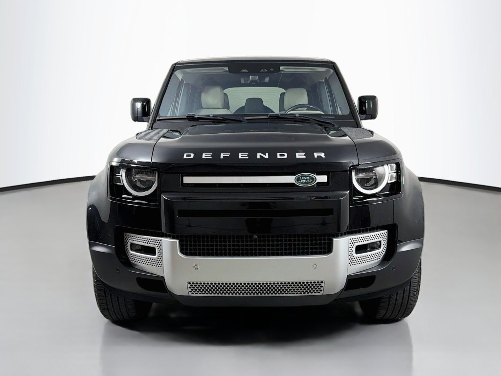 Used 2022 Land Rover Defender 110 S AWD/4WD image 2