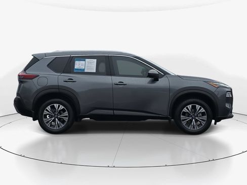 Used 2023 Nissan Rogue SV w/ SV Premium B Package image 3