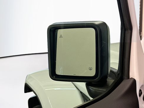 Used 2024 Jeep Wrangler Unlimited Sahara w/ Technology Group AWD/4WD image 16