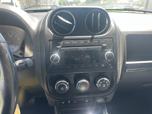 Used 2011 Jeep Compass Latitude AWD/4WD image 14