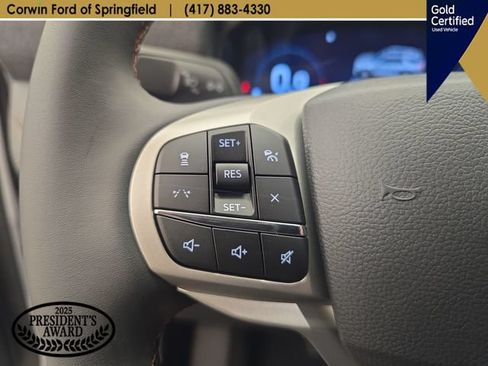 Used 2026 Ford Explorer Active AWD/4WD image 32