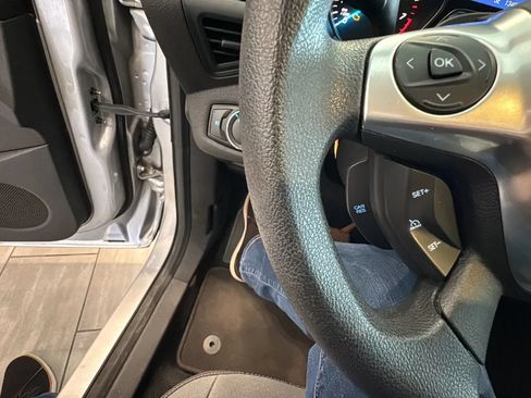 Used 2015 Ford Escape SE FWD image 32