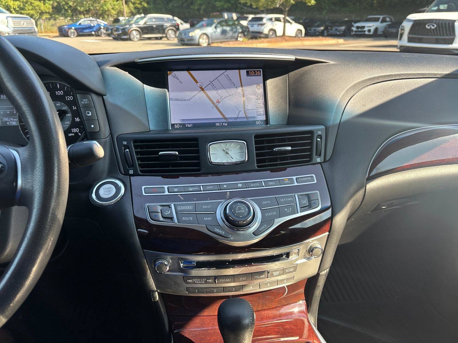Used 2015 INFINITI Q70 3.7 w/ Technology Package RWD image 27