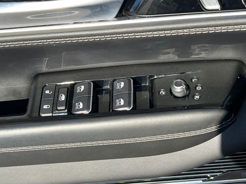 Used 2022 Jeep Grand Wagoneer Series II image 15