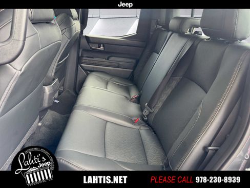 Used 2025 Toyota Tacoma Limited image 15