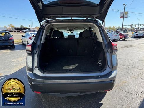 Used 2024 Nissan Rogue S image 18