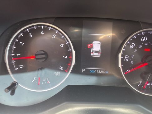 Used 2021 Toyota RAV4 LE AWD/4WD image 5