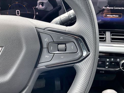 Used 2025 Chevrolet Trax LT image 20