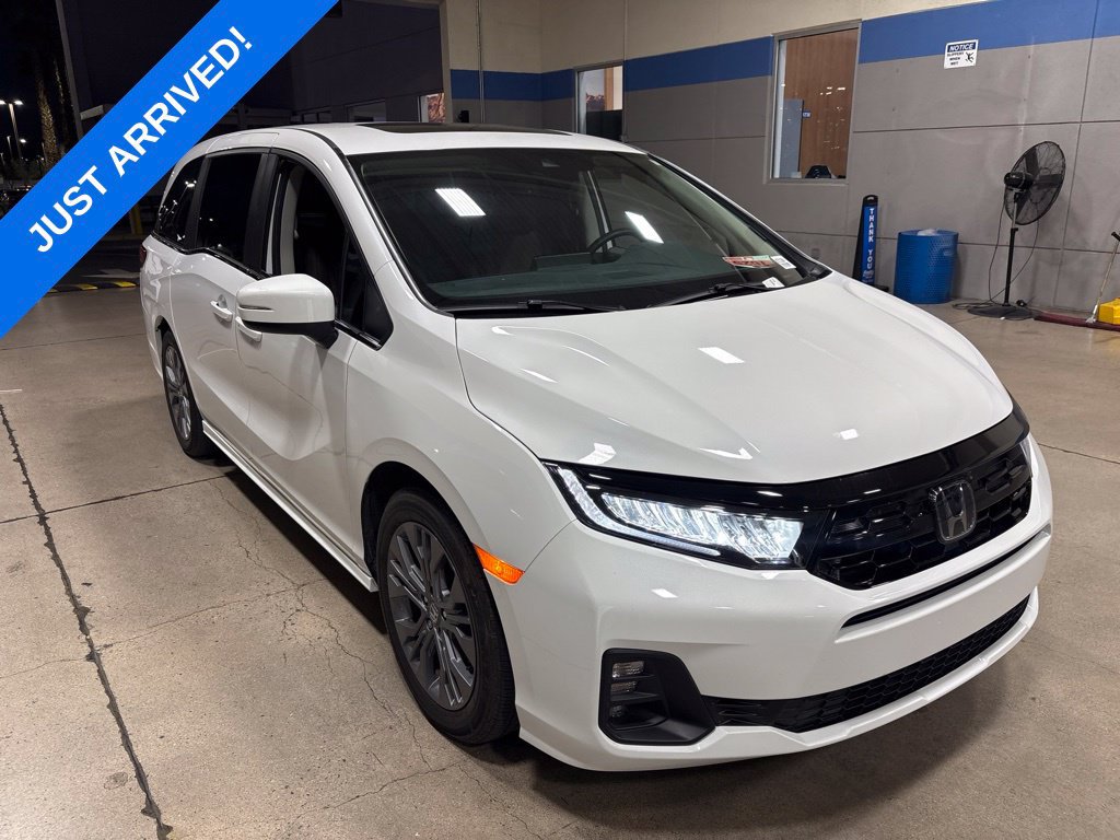 Certified 2026 Honda Odyssey Elite image 2