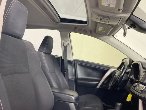 Used 2017 Toyota RAV4 XLE FWD image 17