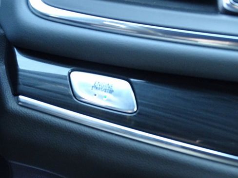 Used 2022 Buick Enclave Essence w/ Experience Buick Package image 37