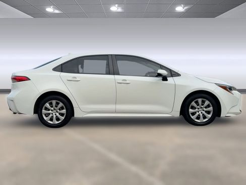 Used 2023 Toyota Corolla LE image 6