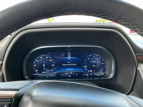 Used 2024 Chevrolet Suburban High Country AWD/4WD image 12