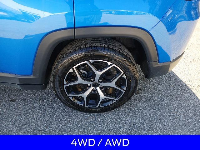 Used 2025 Jeep Compass Limited AWD/4WD image 5