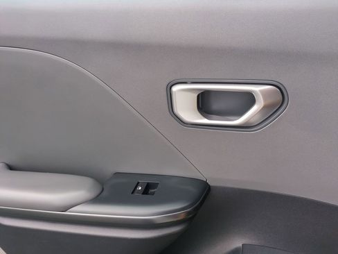 Used 2025 Kia K4 FWD image 25
