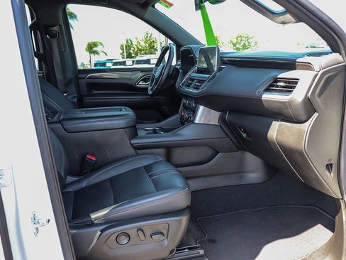 Used 2022 Chevrolet Tahoe RST w/ Luxury Package RWD image 16