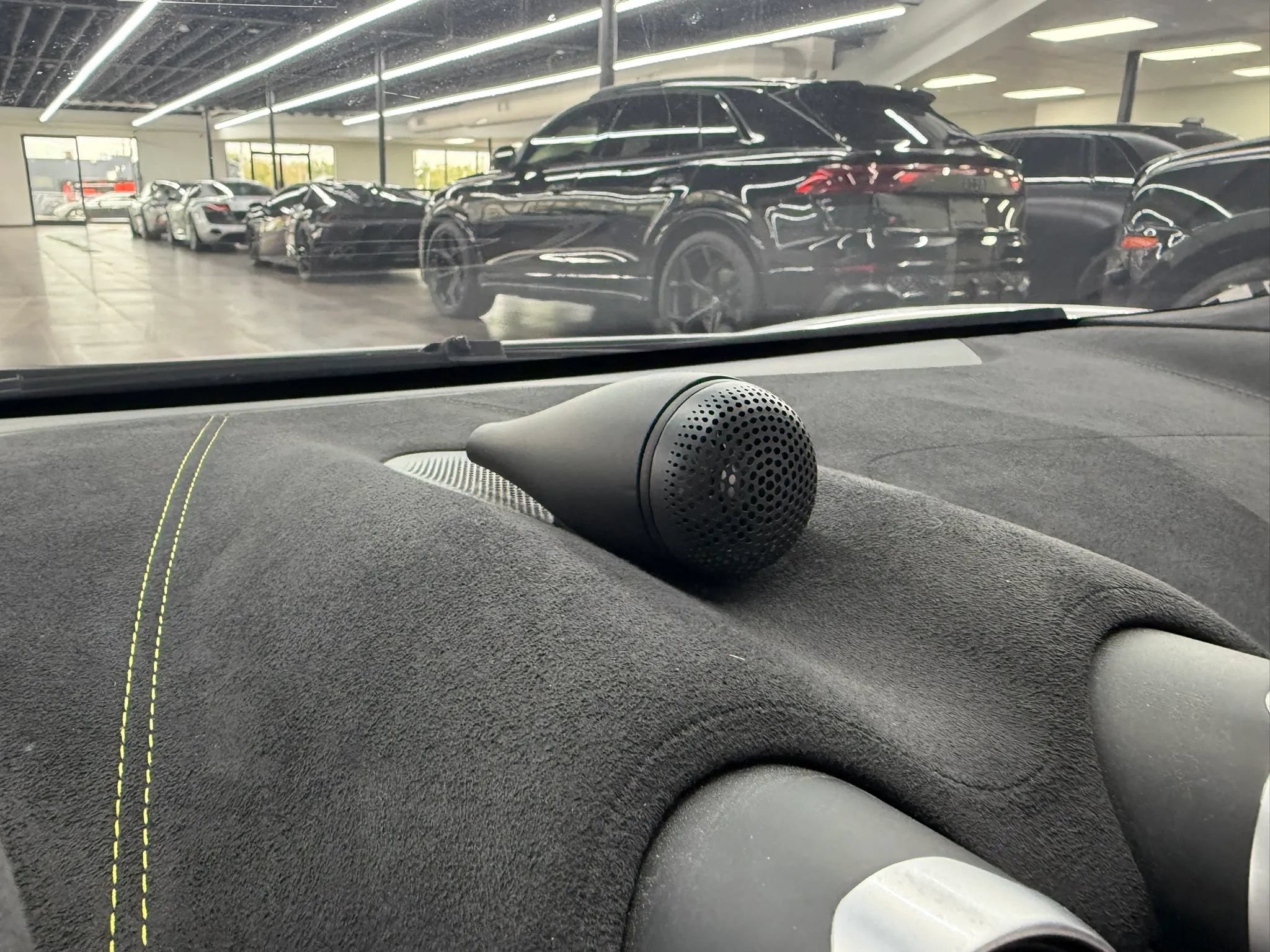 Used 2019 McLaren 570S Spider RWD image 24
