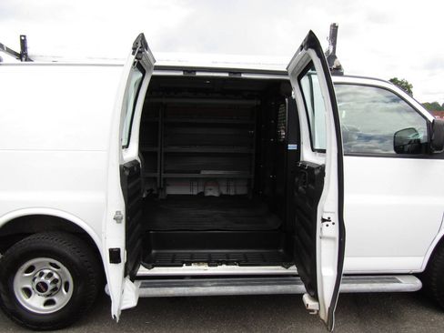 Used 2018 GMC Savana 2500 w/ Driver Convenience Package RWD image 21