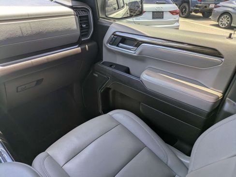 Used 2022 Chevrolet Silverado 1500 RST w/ Redline Edition AWD/4WD image 16