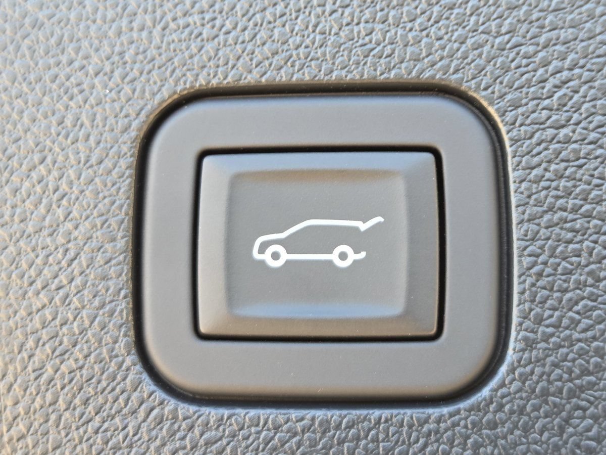 New 2027 Chevrolet Equinox LT w/ Convenience Package II FWD image 24