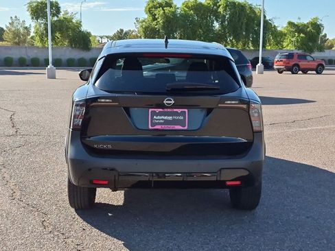 Used 2025 Nissan Kicks SV FWD image 6