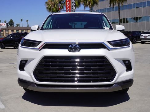 New 2026 Toyota Grand Highlander AWD Hybrid image 2