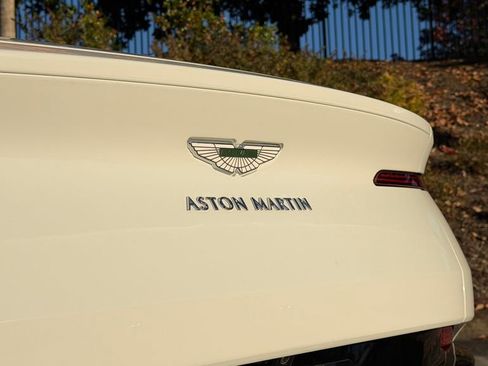 Used 2019 Aston Martin DB11 Volante image 8