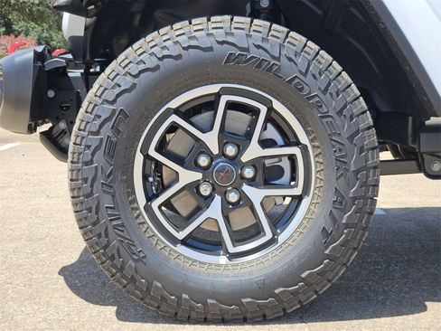 New 2025 Jeep Gladiator Rubicon w/ Convenience Group image 10