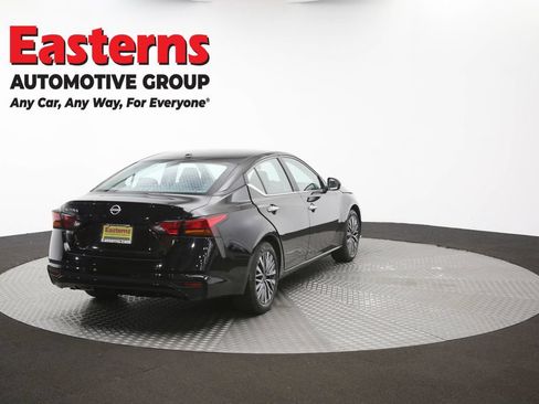 Used 2025 Nissan Altima 2.5 SV FWD image 37