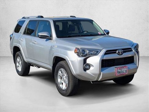 Used 2022 Toyota 4Runner SR5 image 3