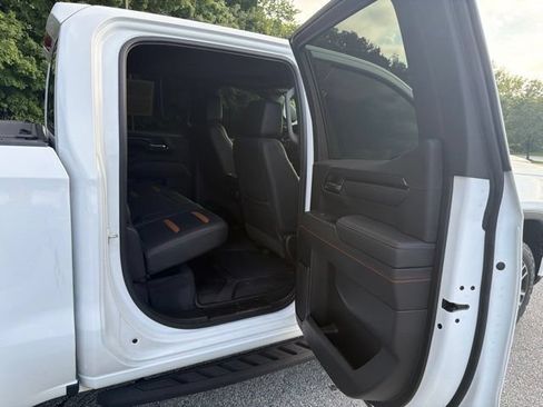 Used 2023 GMC Sierra 1500 AT4 w/ AT4 Premium Package AWD/4WD image 16