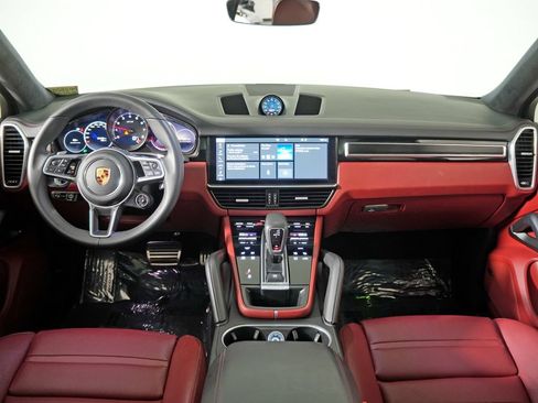 Certified 2021 Porsche Cayenne GTS AWD/4WD image 23
