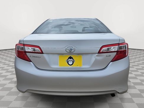 Used 2012 Toyota Camry LE FWD image 5
