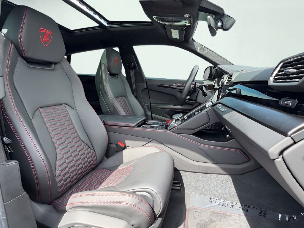 Used 2021 Lamborghini Urus AWD/4WD image 38