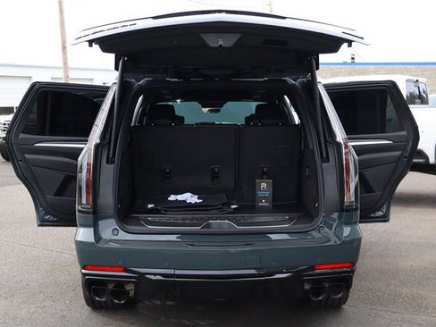 Used 2026 Cadillac Escalade V w/ LPO, ONYX Package AWD/4WD image 38