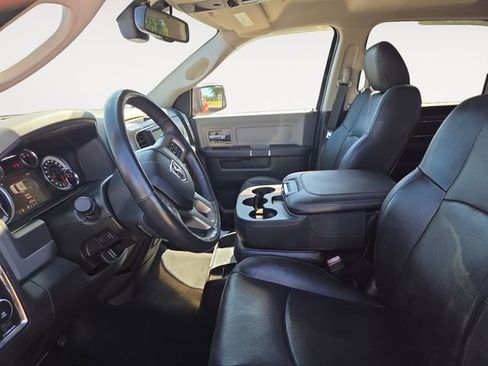 Used 2017 RAM 1500 Laramie image 9