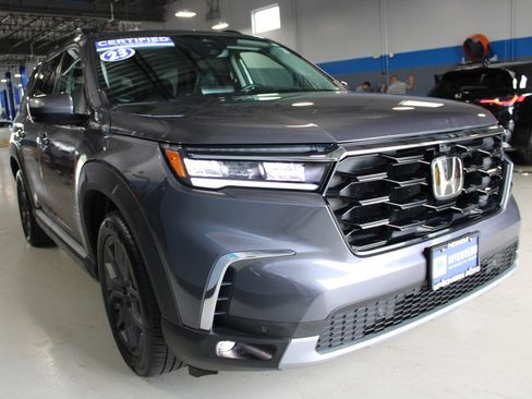 Used 2023 Honda Pilot Elite image 3