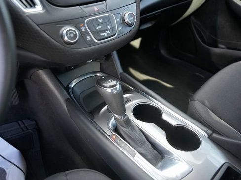 Used 2018 Chevrolet Malibu LT image 27