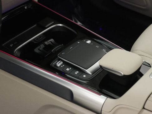 Certified 2022 Mercedes-Benz GLB 250 image 18