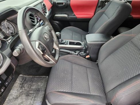 Used 2022 Toyota Tacoma SR5 image 12