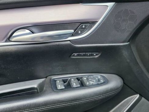 Used 2017 Cadillac XT5 Luxury w/ Driver Awareness Package image 11