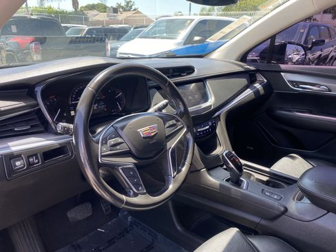 Used 2019 Cadillac XT5 Premium Luxury FWD image 17