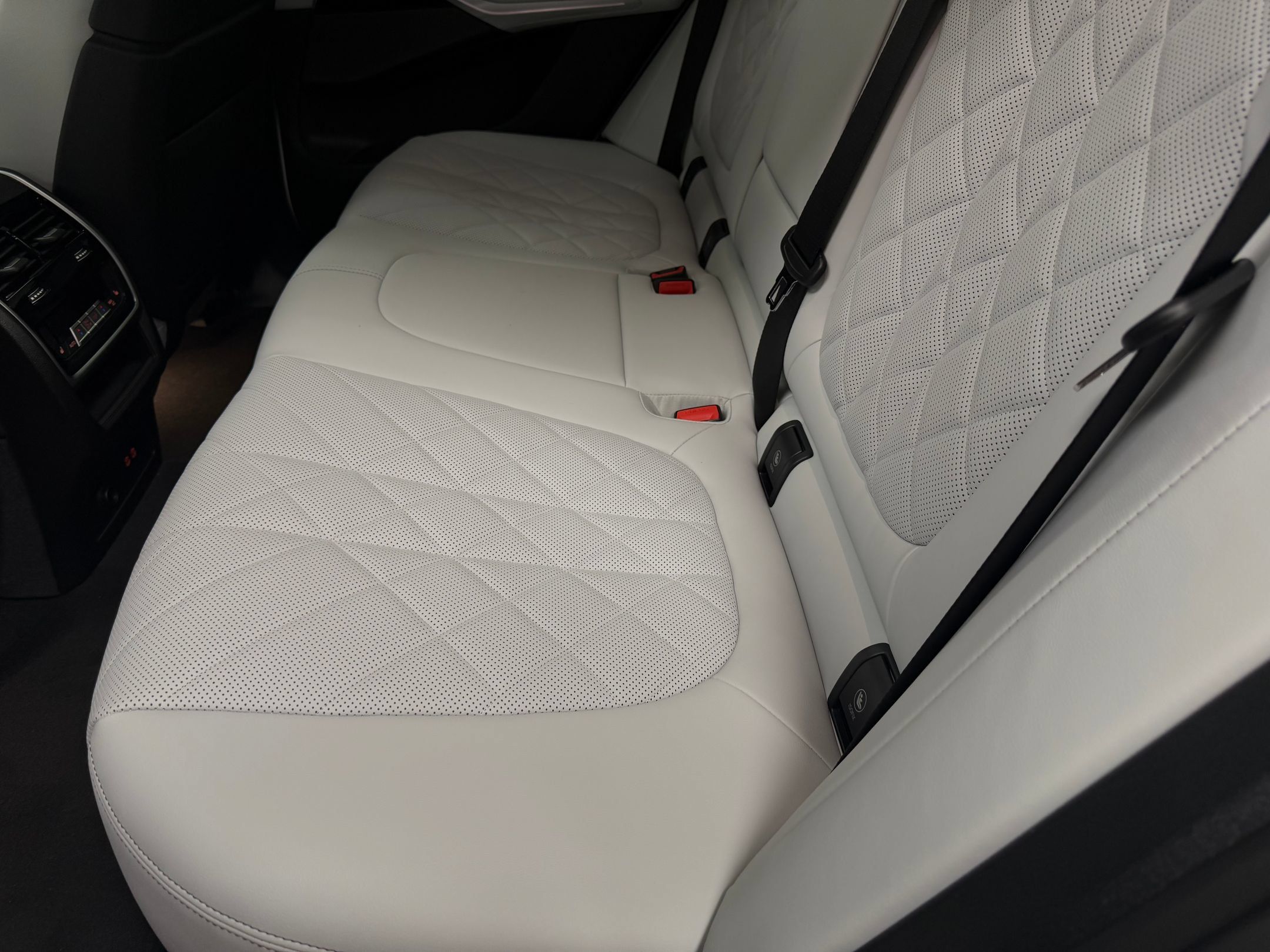 Used 2026 BMW X5 xDrive40i w/ M Sport Package AWD/4WD image 23