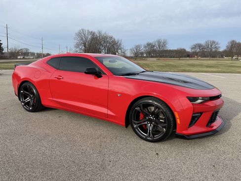 Used 2018 Chevrolet Camaro SS image 32