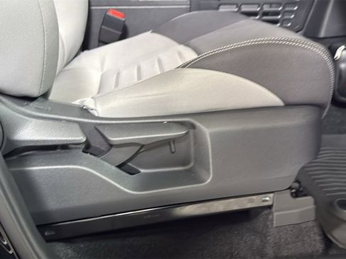 Certified 2025 Toyota Tacoma TRD Off-Road image 20