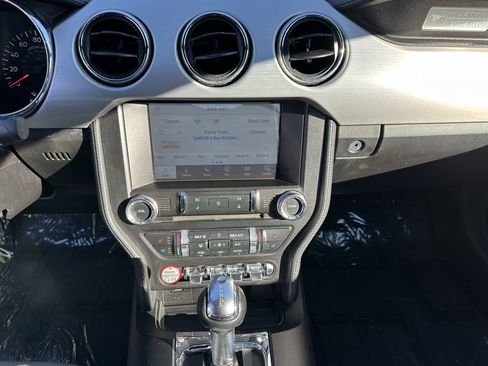 Used 2017 Ford Mustang Premium image 23